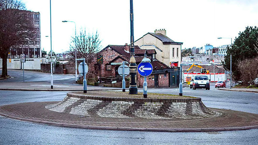 Pavillions Bank & Roundabout